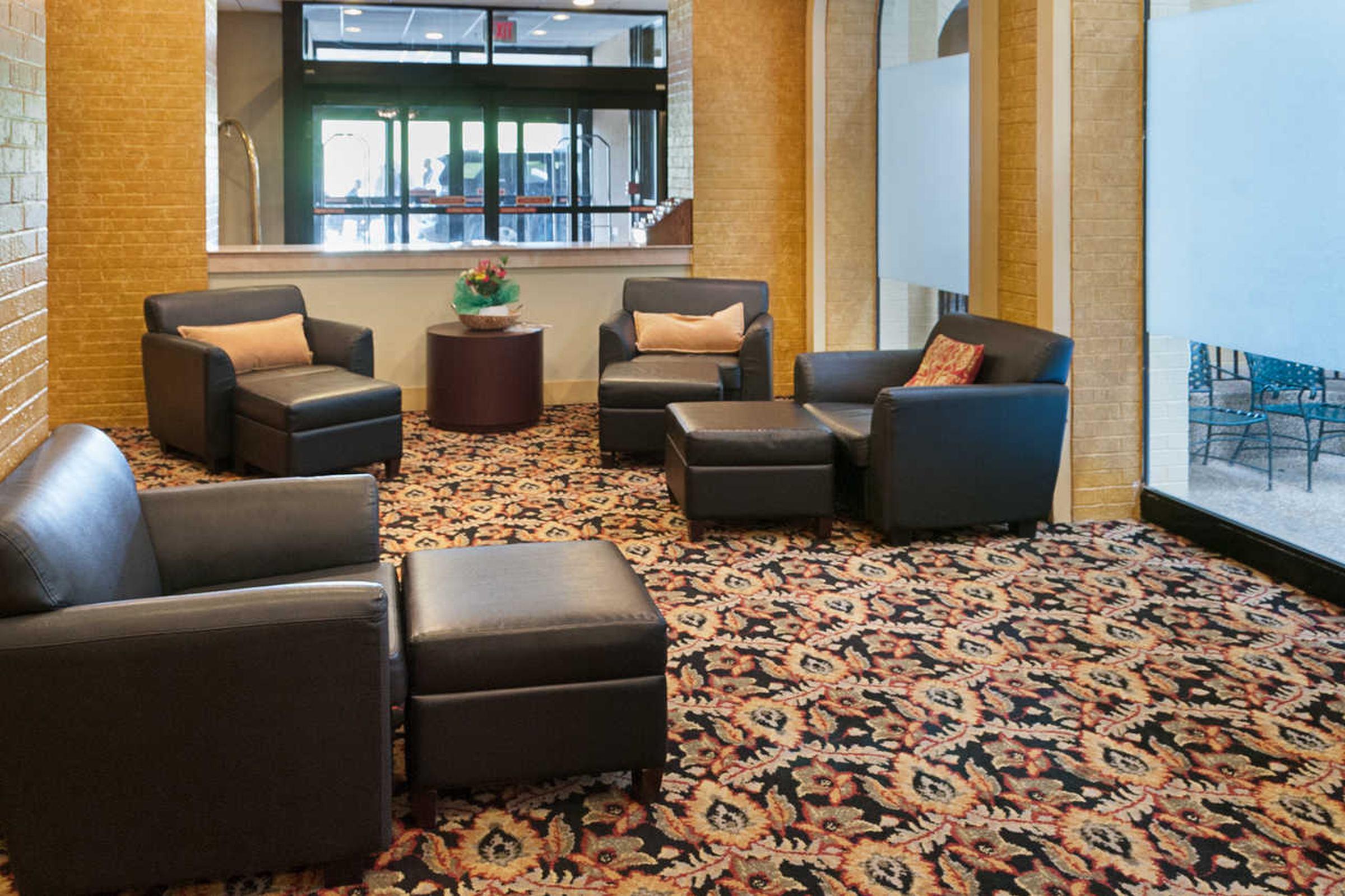 Clarion Hotel Cincinnati North Sharonville Exterior photo