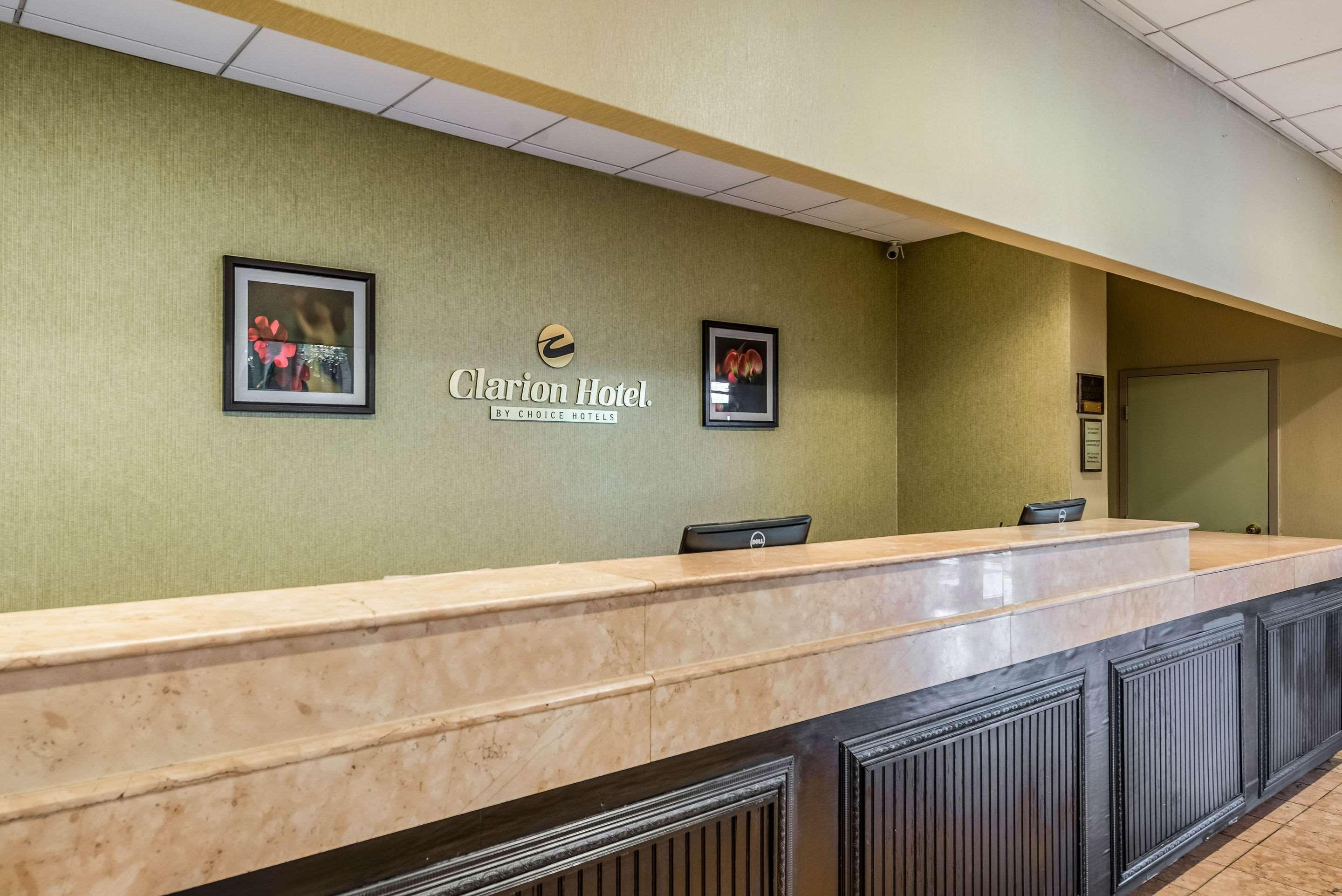 Clarion Hotel Cincinnati North Sharonville Exterior photo