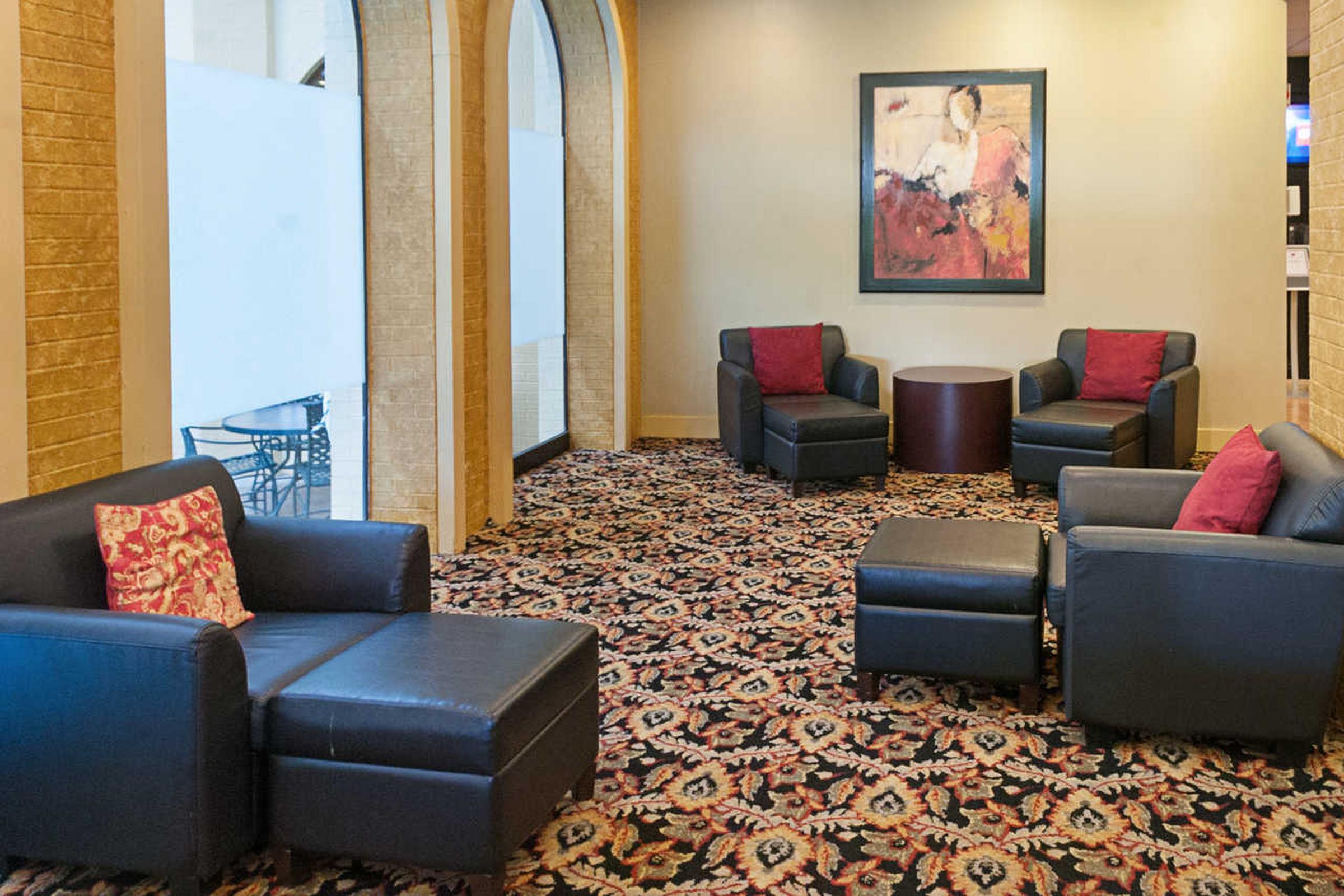 Clarion Hotel Cincinnati North Sharonville Exterior photo