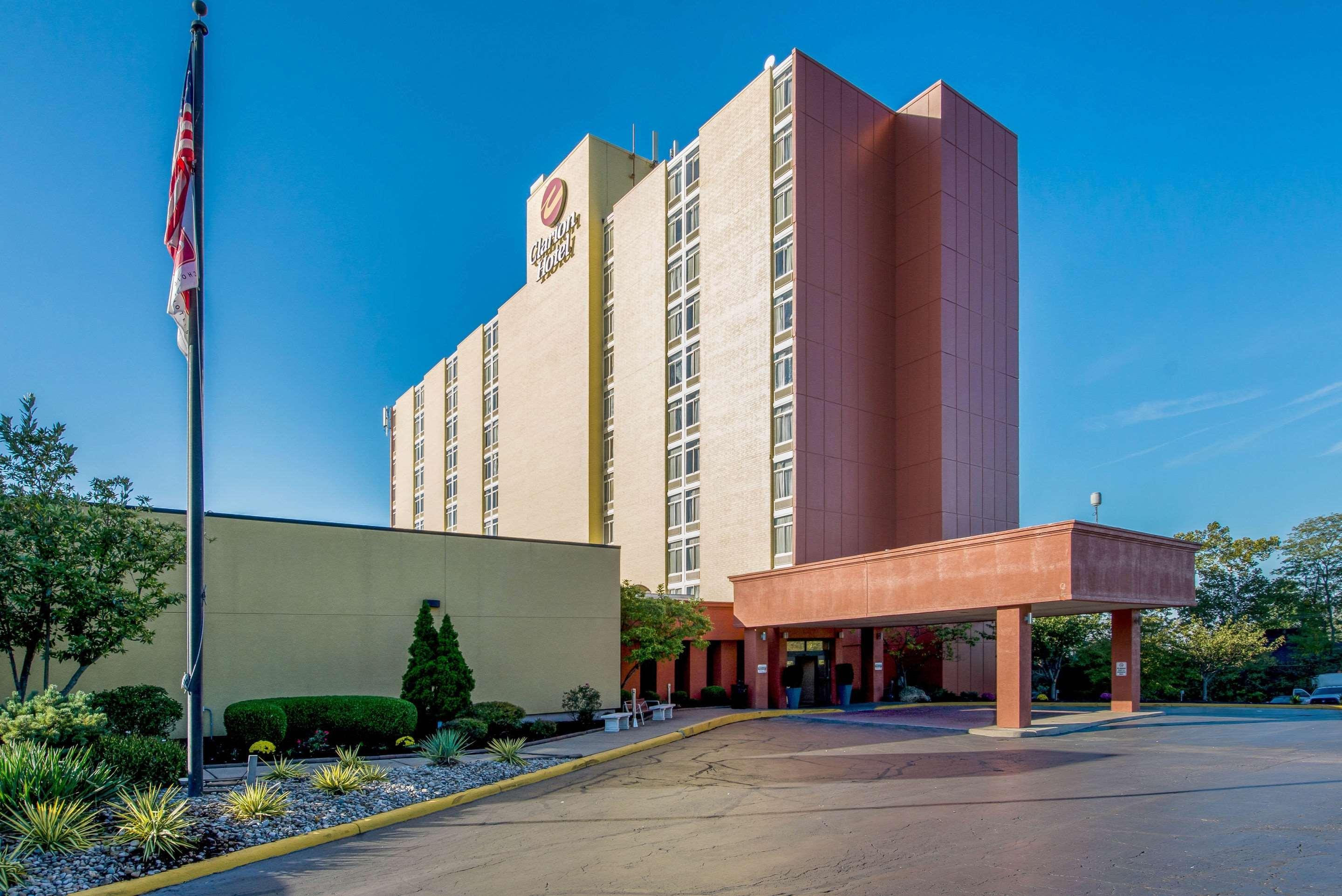 Clarion Hotel Cincinnati North Sharonville Exterior photo