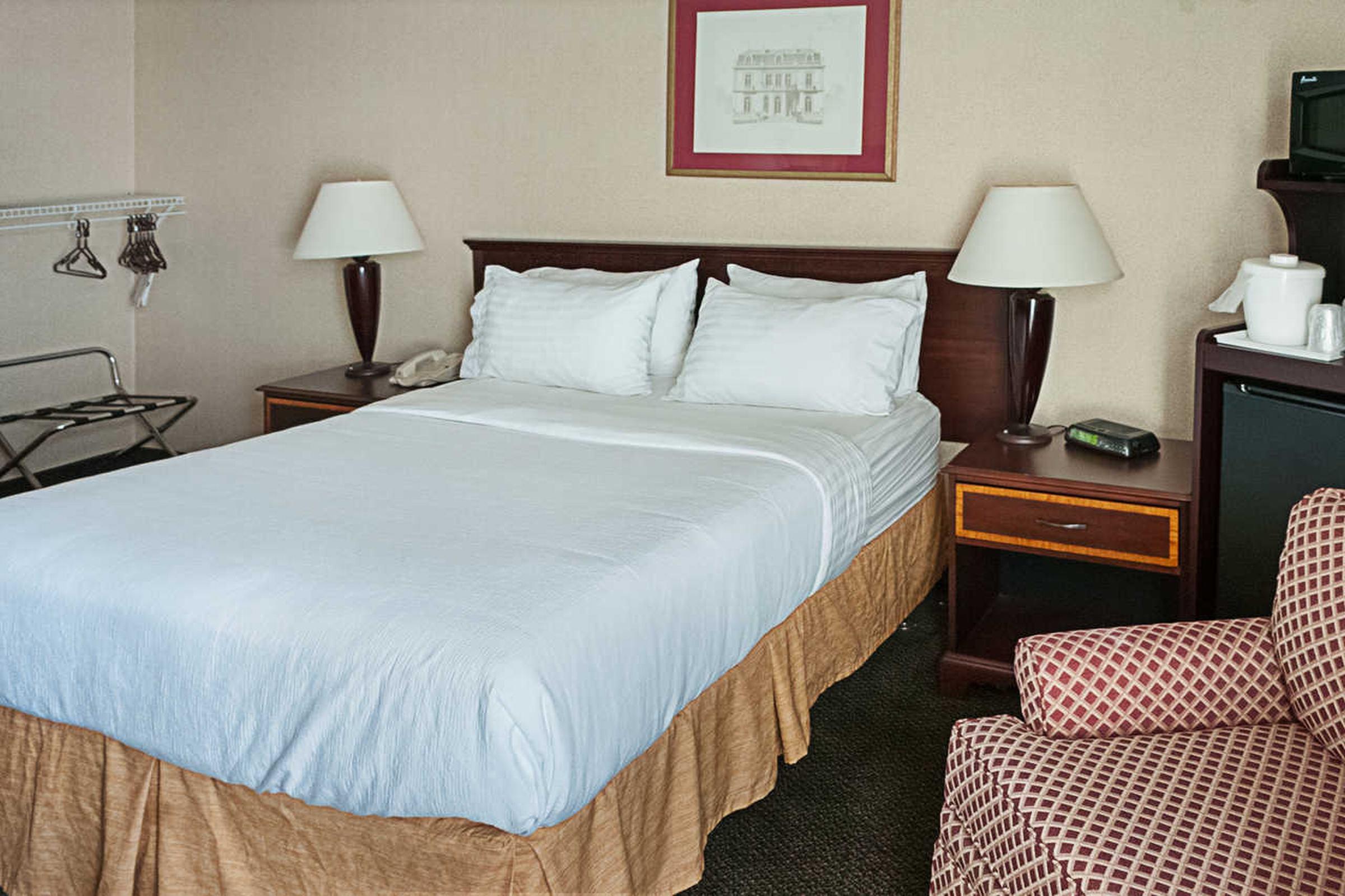 Clarion Hotel Cincinnati North Sharonville Exterior photo