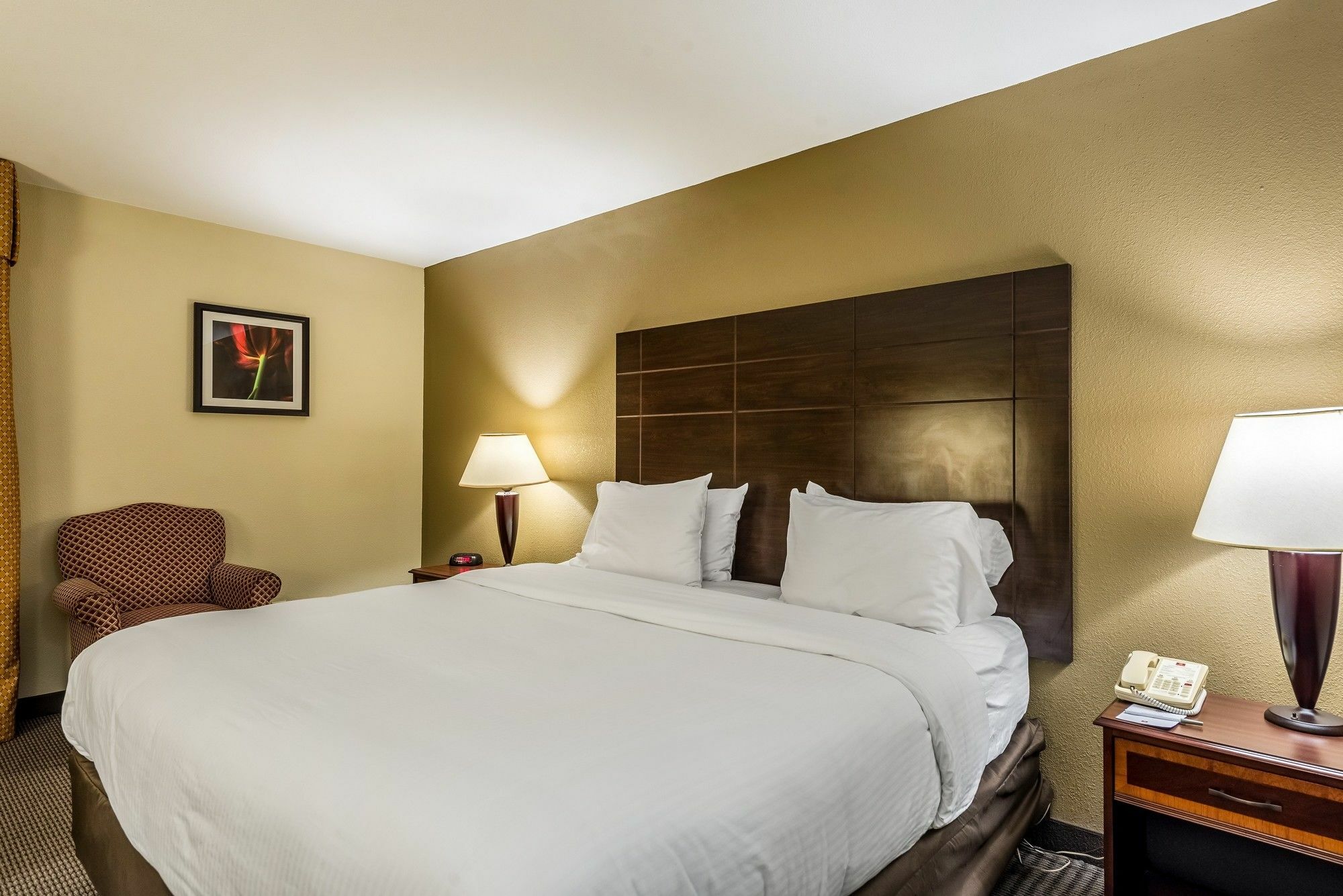 Clarion Hotel Cincinnati North Sharonville Exterior photo