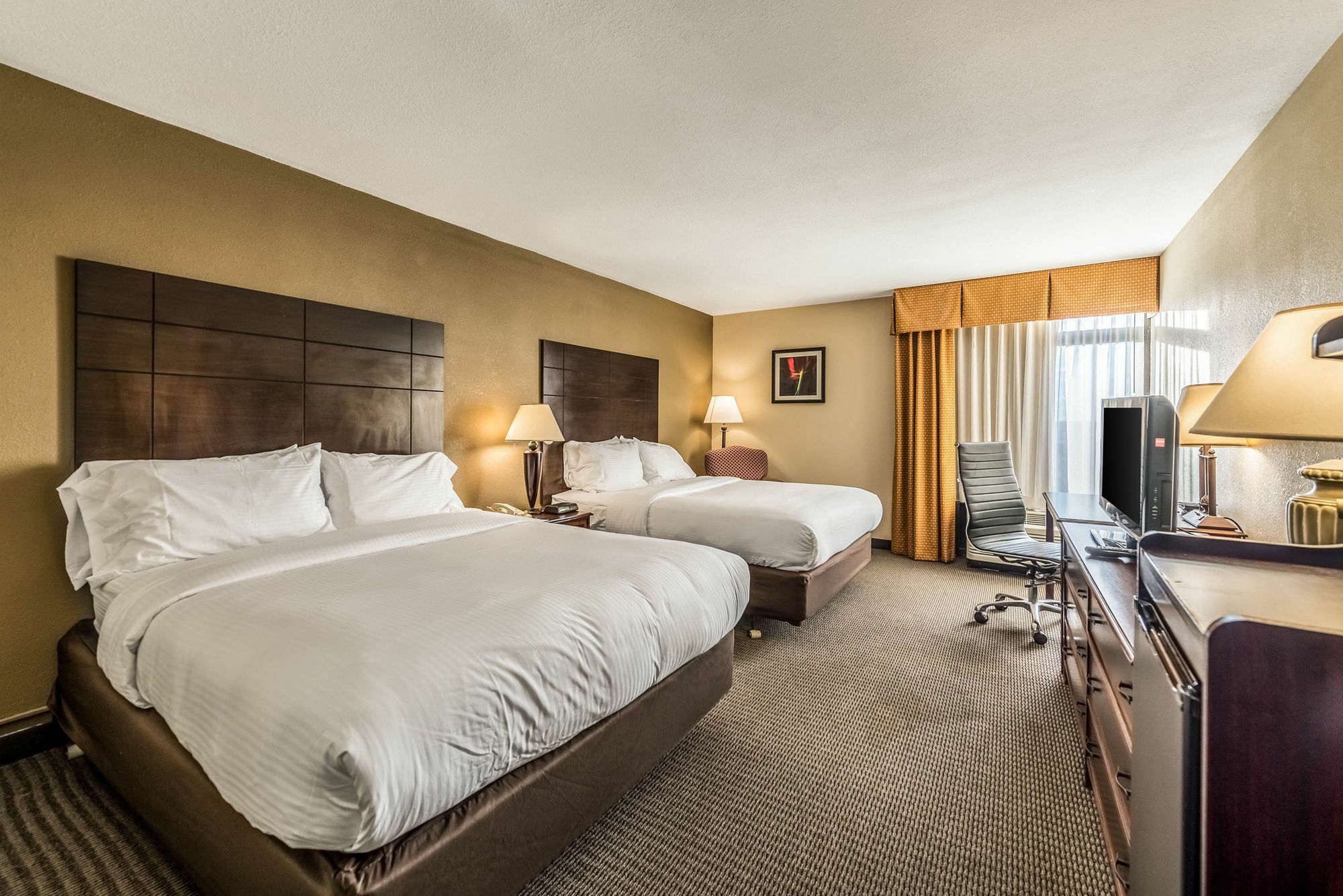 Clarion Hotel Cincinnati North Sharonville Exterior photo