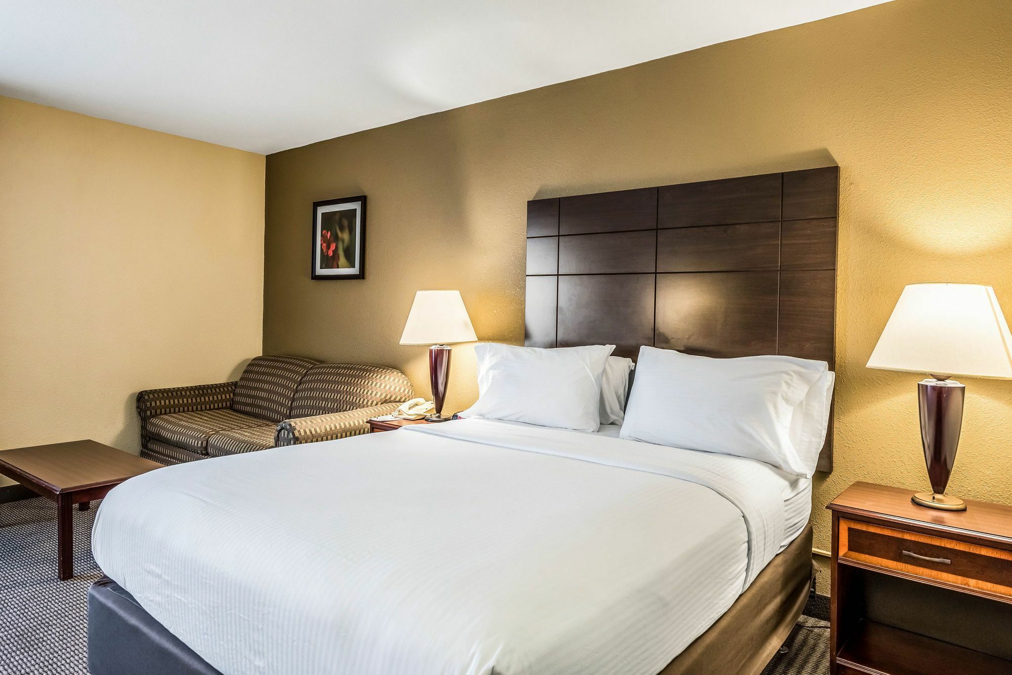 Clarion Hotel Cincinnati North Sharonville Exterior photo