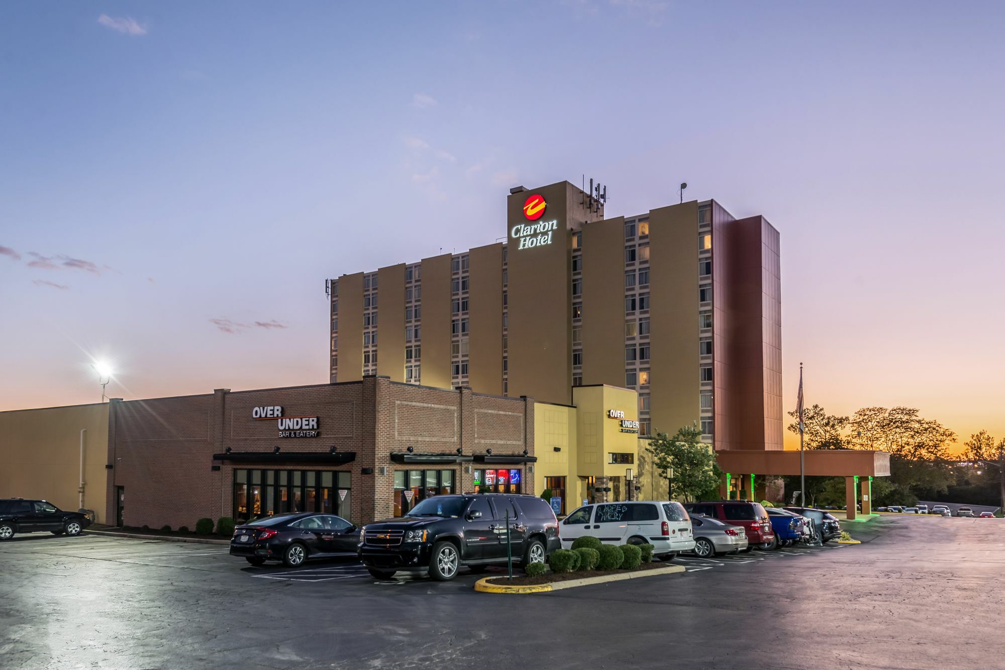 Clarion Hotel Cincinnati North Sharonville Exterior photo